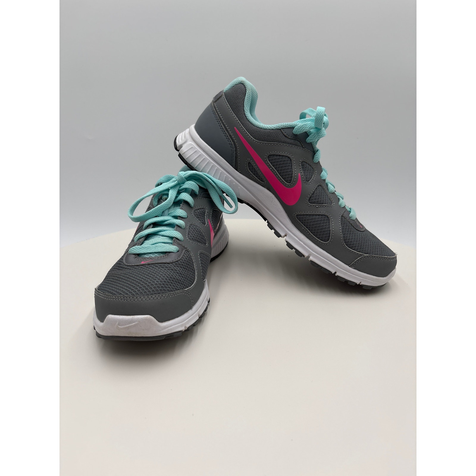 Nike Revolution